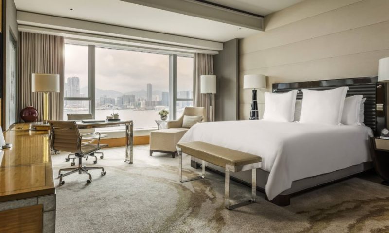 Four Seasons Hong Kong Deluxe Harbour View Four Seasons Hong Kong Deluxe Harbour View