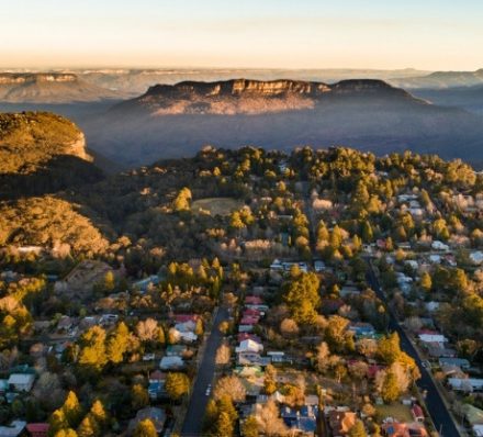 BLUE MOUTNAINS / DEPARTURE FROM SYDNEY Blue Mountain