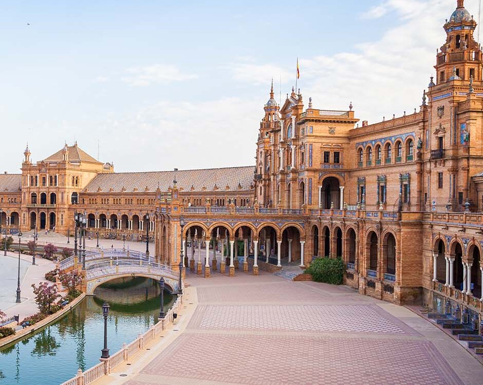 Overview of Plaza de Espana