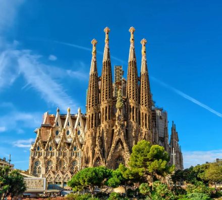 29 AUG 2027 (SUN) ARRIVAL IN BARCELONA