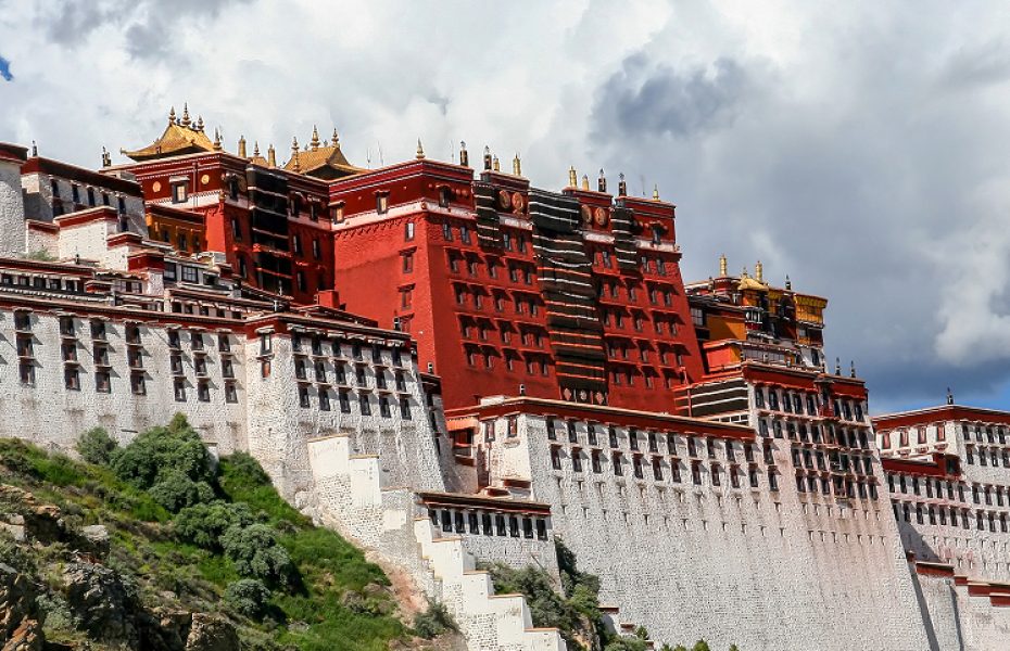 Tibet Weather by Month: When Luxury Travellers Visit the Roof of the World