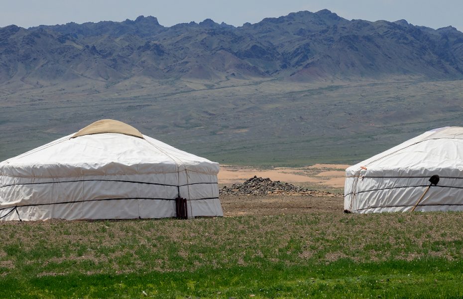 The Silence of the Gobi Desert: Experiencing Mongolia’s Vast Sand Dunes in Luxury
